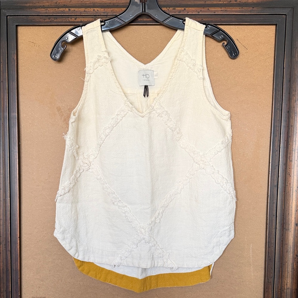 HD in Paris Cream Linen/Cotton Textured Vneck Tank Top